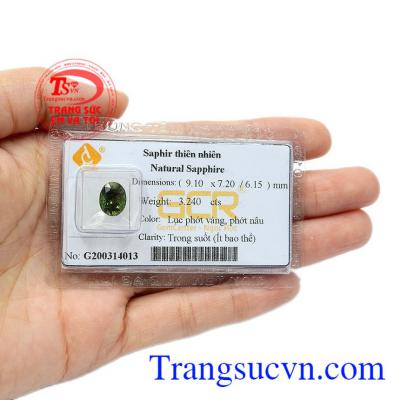 Người ta tin rằng, đá sapphire mang nhiều nguồn năng lượng tích cực khiến tâm trí khai thông, tích cực, lạc quan hơn trong cuộc sống.