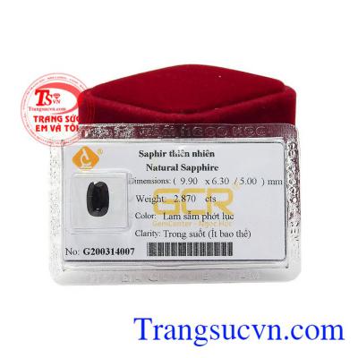 Viên Sapphire này có thể làm mặt nhẫn hoặc mặt dây làm tăng vẻ quý phái, cao quý cho phái đẹp. Sapphire tự nhiên