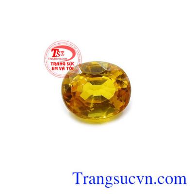 Sapphire được nhắc đến như viên đá gắn kết tình yêu và lòng chung thủy nên sẽ rất phù hợp làm món quà tặng người bạn yêu thương.
