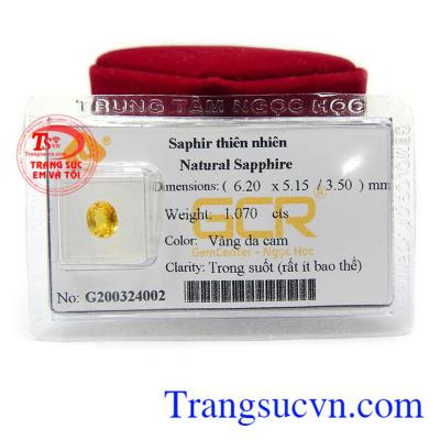 Sapphire vàng với vẻ đẹp cua ánh mặt trời còn là biểu tượng của bình an, may mắn, giải trừ những luồng khí tiêu cực
