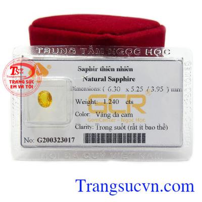Sapphire vàng là biểu tượng chi niềm tin, tình yêu và hạnh phúc