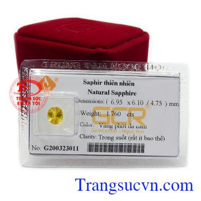 Bởi vậy, Sapphire vàng ép vỉ cát khí từ xa xưa đã được con người sử dụng làm trang sức luôn đeo bên mình như một lá bùa cho bản thân