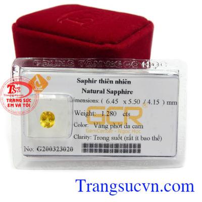 Bên cạnh đó, sapphire còn có ý nghĩa mang đến thành công, tài lộc và may mắn