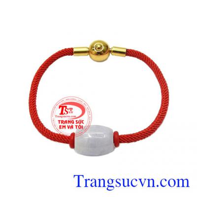 Vốn là vật dụng chứa đựng của cải, châu báu của tầng lớp quý tộc xưa nên hình tượng chiếc lu mập cũng được cho rằng có ý nghĩa thu hút tiền tài, phú quý đến cho chủ nhân của chúng,Vòng tay lu thống Jadeite may mắn