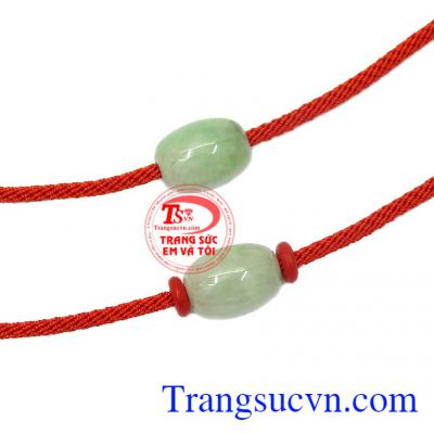Ngày nay các thầy thuốc cũng cho rằng ngọc cẩm thạch nếu được sử dụng lăn lên da hàng ngày sẽ có khả năng giúp chủ nhân của chúng có làn da tươi trẻ và khỏe mạnh,Vòng tay lu thống Jadeite xinh xắn