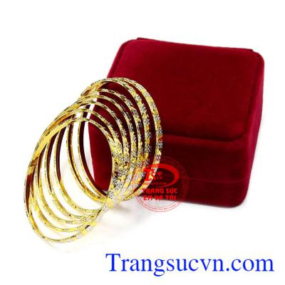 Vòng tuần vàng thời thượng