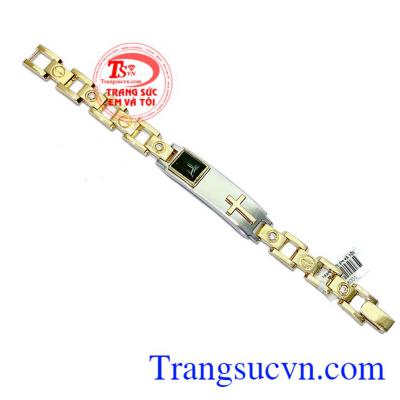 Lắc tay vàng thánh giá bình an vàng 18k chế tác công nghệ 3D cao cấp, gắn đá chủ cẩm thạch thiên nhiên và kết kim cương thiên nhiên tạo nên sự độc đáo và đẹp tinh xảo cho sản phẩm