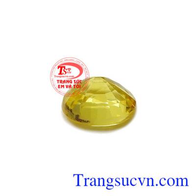 Sapphire còn là biểu tượng cho tình yêu, hạnh phúc và lòng chung thủy nên là món quà tặng đặc biệt ý nghĩa cho người yêu thương.