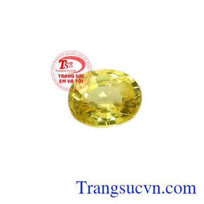 Sapphire vàng ép vỉ đẳng cấp thường được gắn lên các loại trang sức đeo vừa sang trọng vừa như lá bùa hộ mệnh may mắn