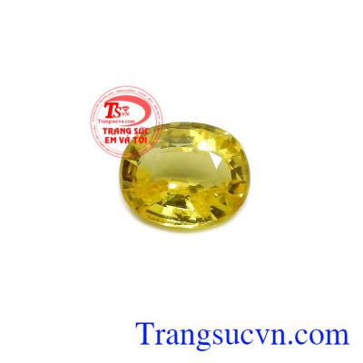 Ngoài ra, Sapphire còn là lá bùa hộ mệnh giúp người đeo tránh được những luồng khí tiêu cực, mang lại may mắn và bình an cho bản thân