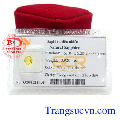Sapphire vàng là viên đá gắn liền với sự giàu sang, sung túc và phú quý