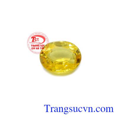 Sapphire vàng tài lộc hanh thông mang vẻ đẹp của ánh mặt trời, màu sắc tươi sáng, chất lượng đá đảm bảo, có giấy kiểm định đá quý kèm theo.