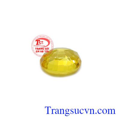 Sapphire vàng tài lộc hanh thông là món quà với lời chúc bình an, may mắn và tài lộc đến với người bạn yêu thương