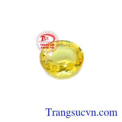 Ngoài ra, Sapphire còn là biểu tượng của sự giàu sang, tình yêu, lòng chung thủy và hạnh phúc nên thường được sử dụng làm trang sức mùa cưới và quà tặng cho một nửa yêu thương