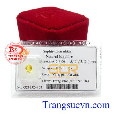 Sapphire vàng thiên nhiên gắn liền với sự giàu sang, thịnh vượng và may mắn, đem lại sự sáng suốt, trí tuệ và tri thức