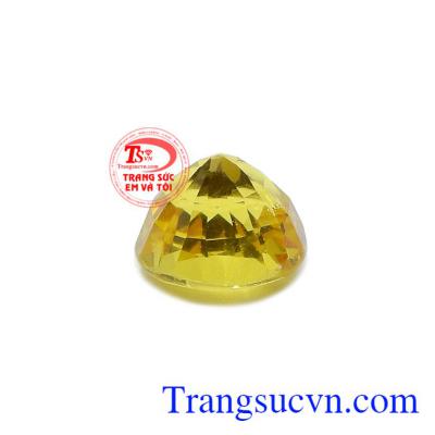 Sapphire còn là viên đá chứa nguồn năng lượng dồi dào mang lại sức khỏe, bình an và giải trừ các luồng khí tiêu cực.
