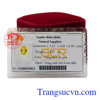 Đá sapphire thiên nhiên còn là viên đá của tình yêu, hôn nhân hạnh phúc