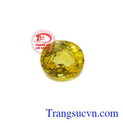 Ngoài ra sapphire còn là viên đá của tình yêu và lòng chung thủy, thường được sử dụng làm trang sức cưới hoặc nhẫn đính hôn, là món quà tuyệt vời cho một nửa bạn yêu thương