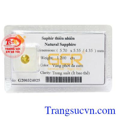 Sapphire vàng thiên nhiên thành công mang vẻ đẹp của ánh mặt trời, là viên đá của tình yêu, hạnh phúc, may mắn và tài lộc cho người đeo