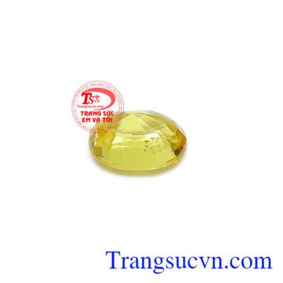 Viên sapphire vàng quyền uy màu sắc đẹp, chất lượng cao, là món quà đặc biệt ý nghĩa cho người bạn yêu thương.