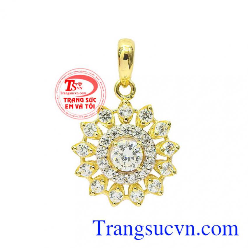 Mặt dây chuyền đính đá sang trọng