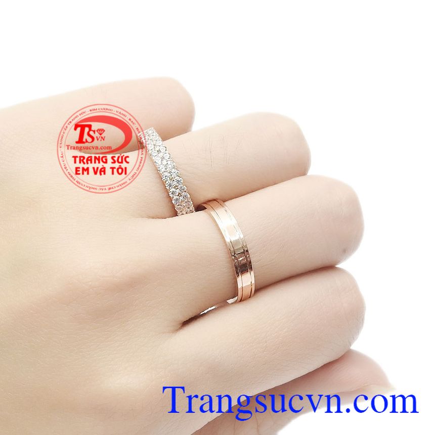 Nhẫn cưới vàng hồng tình yêu vàng 18k hợp thời trang, tạo điểm nhẫn cho người đeo.