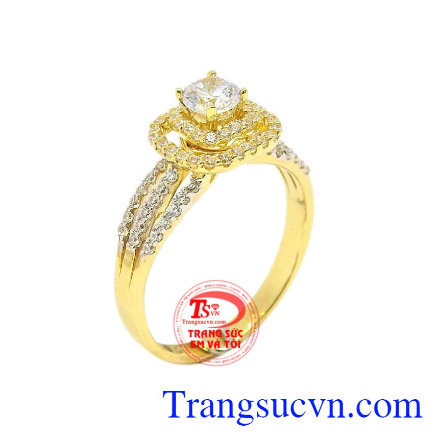 Nhẫn nữ đính đá sành điệu là sản phẩm vàng mới của trang sức Em và Tôi được nhập khẩu từ Hàn.