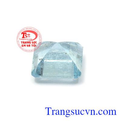 Đá aquamarin thiên nhiên giúp người dùng cải thiện sức khỏe, mang lại cho người dùng sự tự tin trong giao tiếp. Aquamarin thiên nhiên ép vỉ