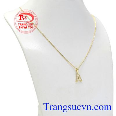 Bộ dây chuyền chữ A đẹp được chế tác từ vàng tây 10k bền đẹp. 