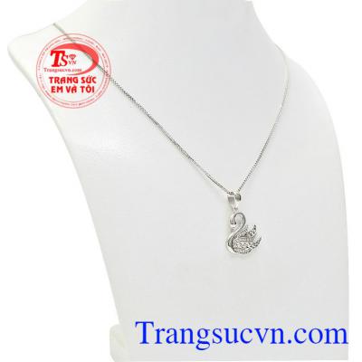 Sản phẩm mang lại sự dịu dàng, thanh lịch và sang trọng cho các quý cô hiện đại