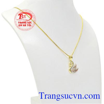 Với sự kết hợp tinh tế và mới lạ tạo nên xu hướng thời trang mới, là một trong những sản phẩm được ưa chuộng nhất hiện nay