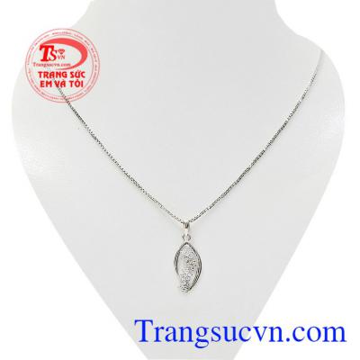 Bộ dây chuyền vàng duyên dáng 10k mang lại sự dịu dàng, sang trọng và quý phái cho người đeo