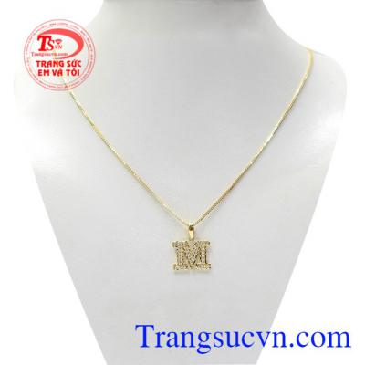 Bộ mặt dây chữ M trẻ trung