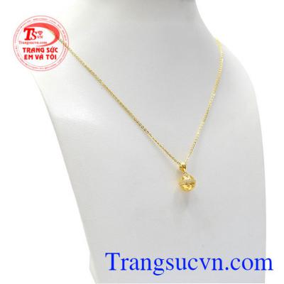 Bộ mặt dây nữ dễ thương là món quà xinh xắn dành tặng đến người phụ nữ mà bạn yêu thương.