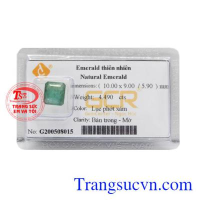 Đá Emerald ép vỉ thiên nhiên là viên đá quý chất lượng, được nhiều khách hàng yêu thích.