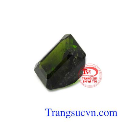 Người ta tin rằng, khi sở hữu viên đá này sẽ giúp họ trở nên giàu có và sung túc và còn đem đên sức khỏe dồi dào.