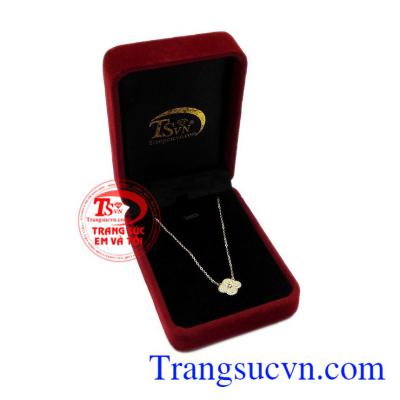 Sản phẩm có thể đặt chế tác theo yêu cầu, được bảo hành uy tín, giao hàng toàn quốc.