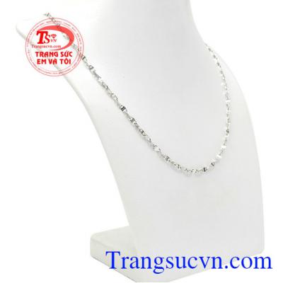 Kiểu dáng đẹp quý phái sang trọng,nhẹ nhàng.