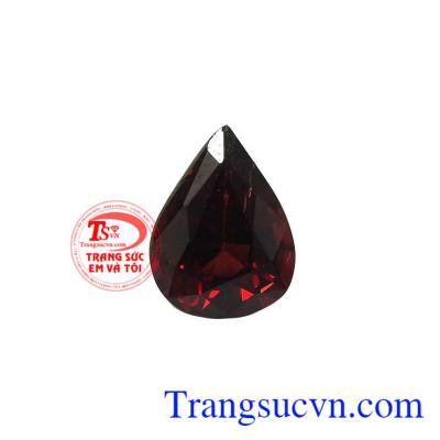 Granat thiên nhiên giọt nước đẹp mang kiểu dáng kiêu sa và tinh tế.