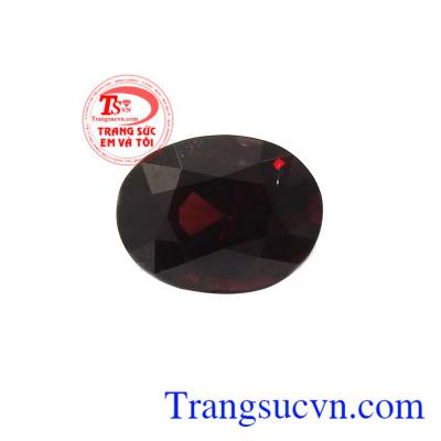 Granat thiên nhiên phú quý là một trong những loại đá quý thiên nhiên được khách hàng yêu thích và lựa chọn. 