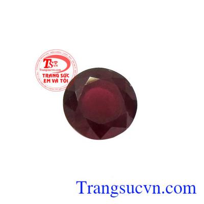 Granat thiên nhiên thịnh vượng thích hợp để làm mặt dây hoặc mặt nhẫn.
