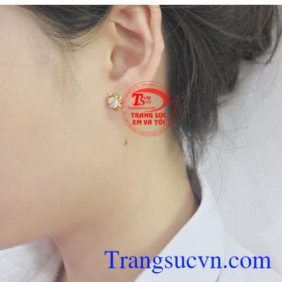 Hoa tai nữ hoa mai vàng mang lại vẻ thần thái kiêu sa, nữ tính cho người đeo.