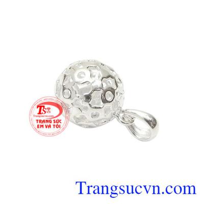 Người ta tin rằng, khi đeo những sản phẩm bạc trên người sẽ giúp cho việc khử độc và hạn chất độc xâm nhập vào bên trong cơ thể, mang lại nguồn năng lượng tốt cho sức khỏe.