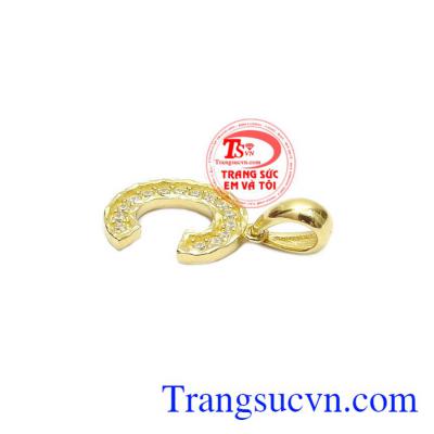 Mặt dây chữ đang là xu hướng được rất nhiều khách hàng quan tâm. Mặt dây chữ C lấp lánh