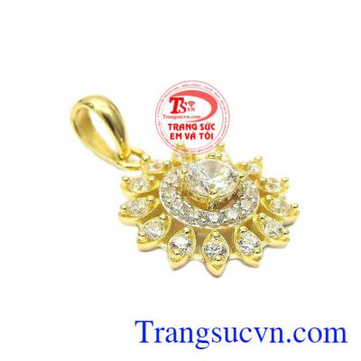 Mặt dây chuyền nữ vàng thiết kế tinh tế, độc đáo công nghệ cao