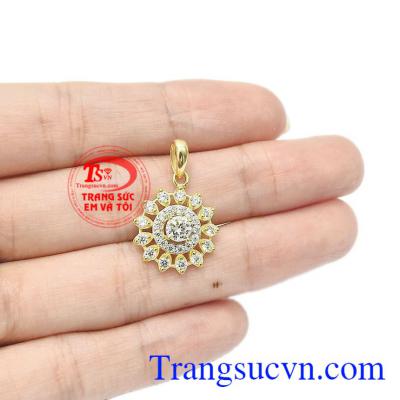 Mặt dây chuyền đính đá sang trọng thương hiệu bền đẹp, chất lượng, giao hàng nhanh trên toàn quốc.