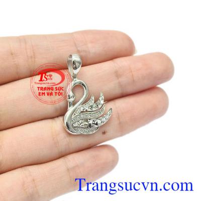 Với chế tác tinh xảo là dòng sản phẩm được phái đẹp đặc biệt ưa chuộng hiện nay.