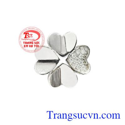 Mặt dây cỏ bốn lá duyên dáng nhập khẩu từ Korea thiết kế tinh xảo, sắc nét và độc đáo