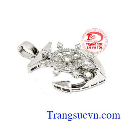 Mặt dây vàng trắng là một trong những sản phẩm được phái mạnh ưa chuộng nhất hiện nay.