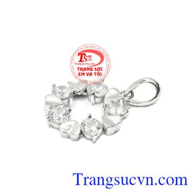 Sản phẩm phù hợp phong cách thời trang hiện đại, sang trọng và tinh tế